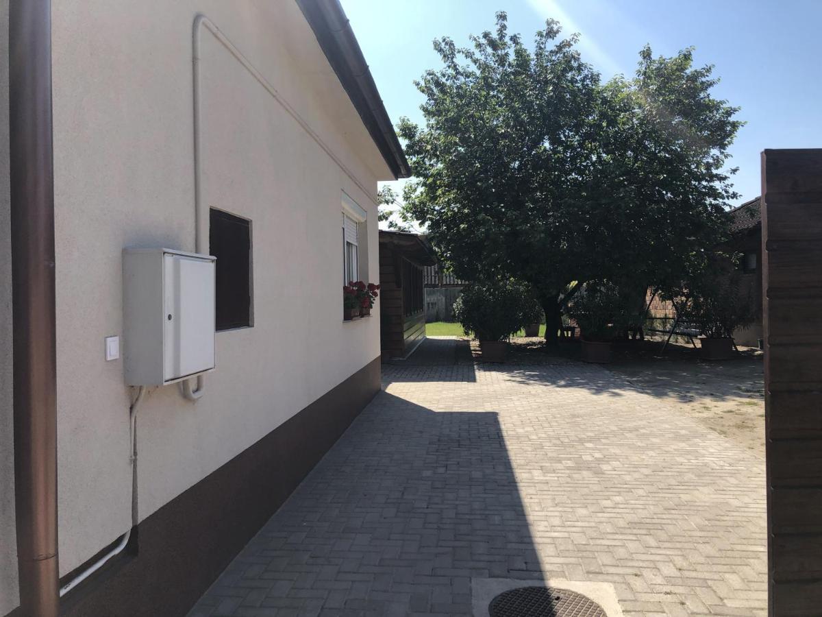 Apartamento Bettina Vendégház Kiskoros Exterior foto