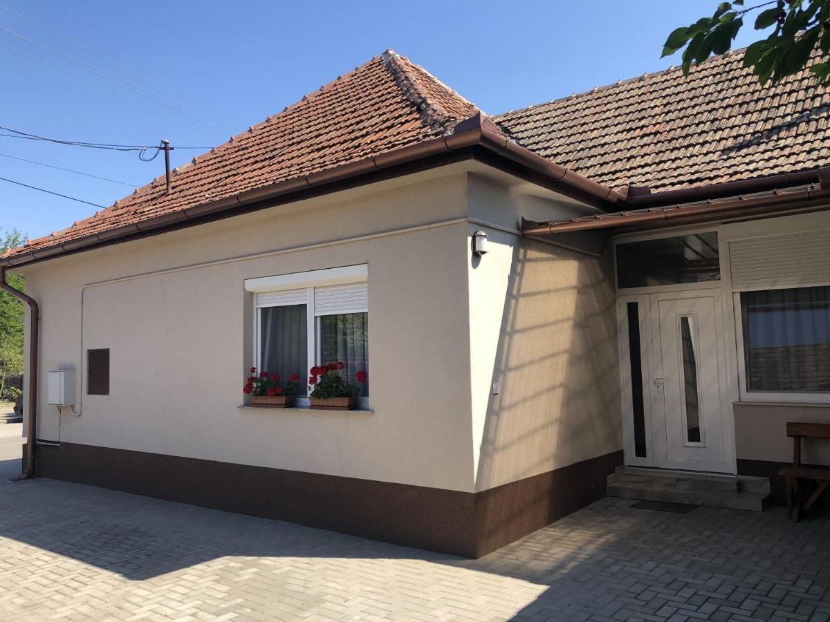 Apartamento Bettina Vendégház Kiskoros Exterior foto